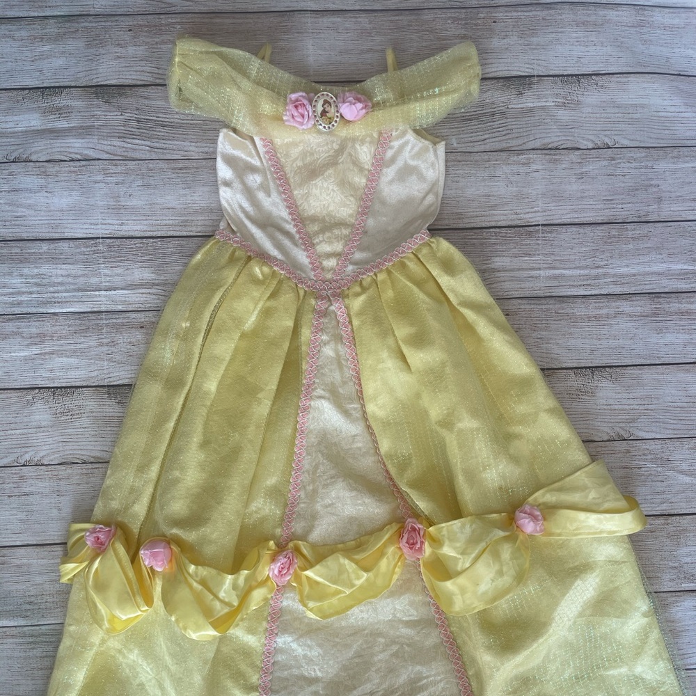Disney princess Belle costume. girls size 4-6t
